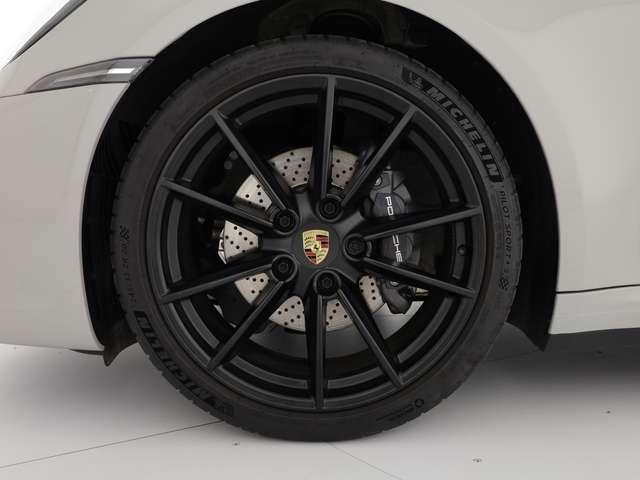 Porsche 992 cabrio 3.0 carrera auto