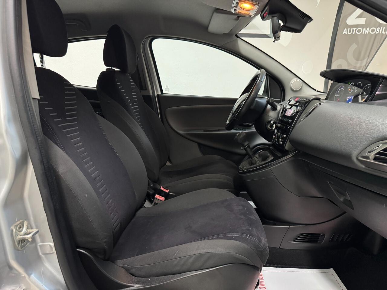 Lancia Ypsilon / 1.2cc 69cv /Benzina/ neopatentati