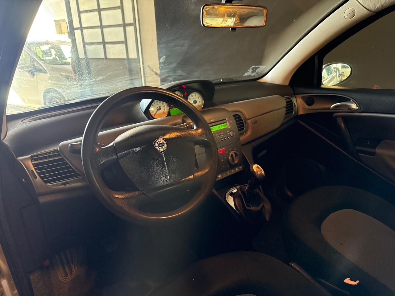 Lancia Ypsilon 1.2 Argento 60CV Ok Neopatentati