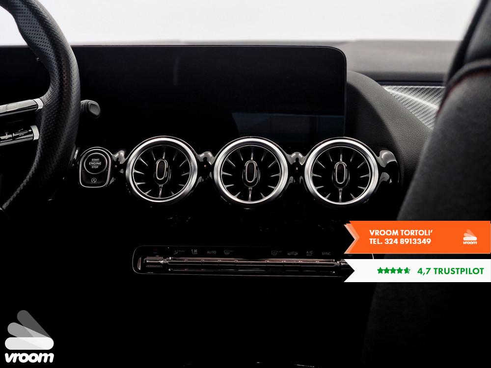 MERCEDES GLA (H247) GLA 200 d Automati...