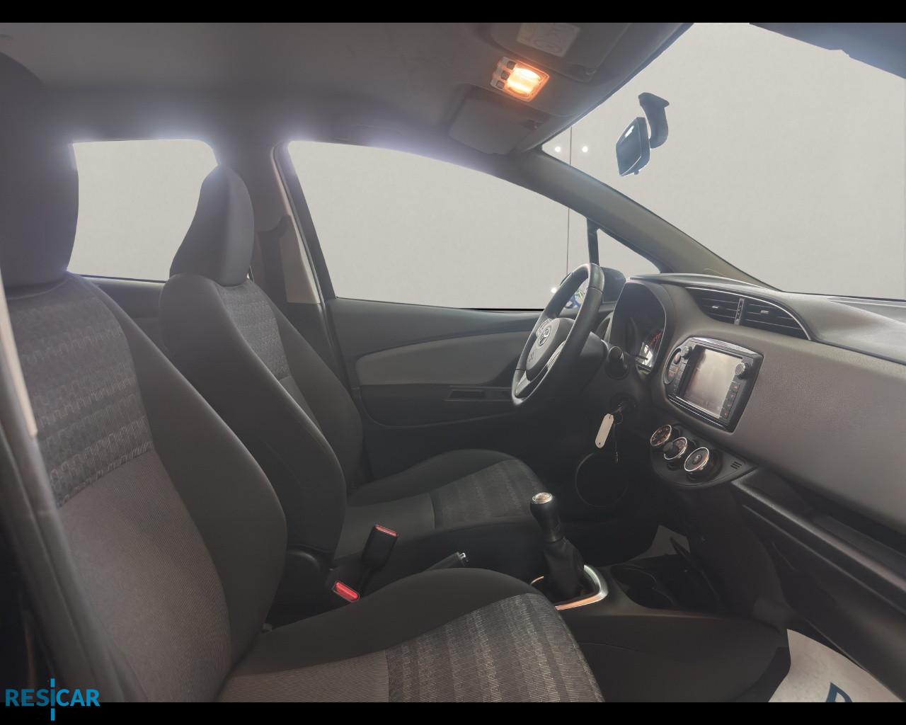 TOYOTA Yaris 5p 1.0 Active IDONEA NEOPATENTATO