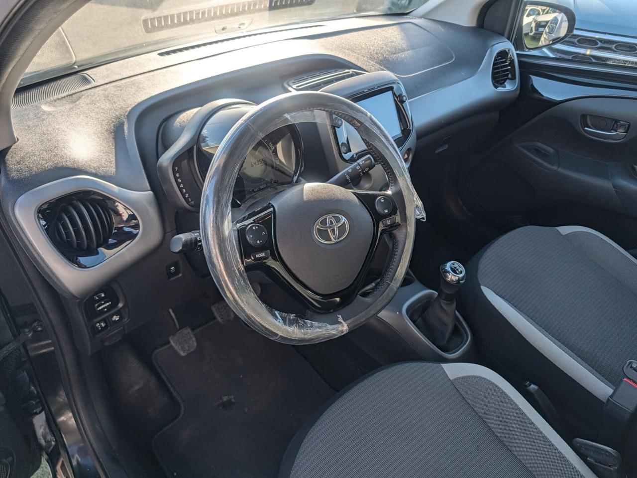 Toyota Aygo Connect 1.0 VVT-i 72 CV 5 porte x-play CAMERA+NAVI