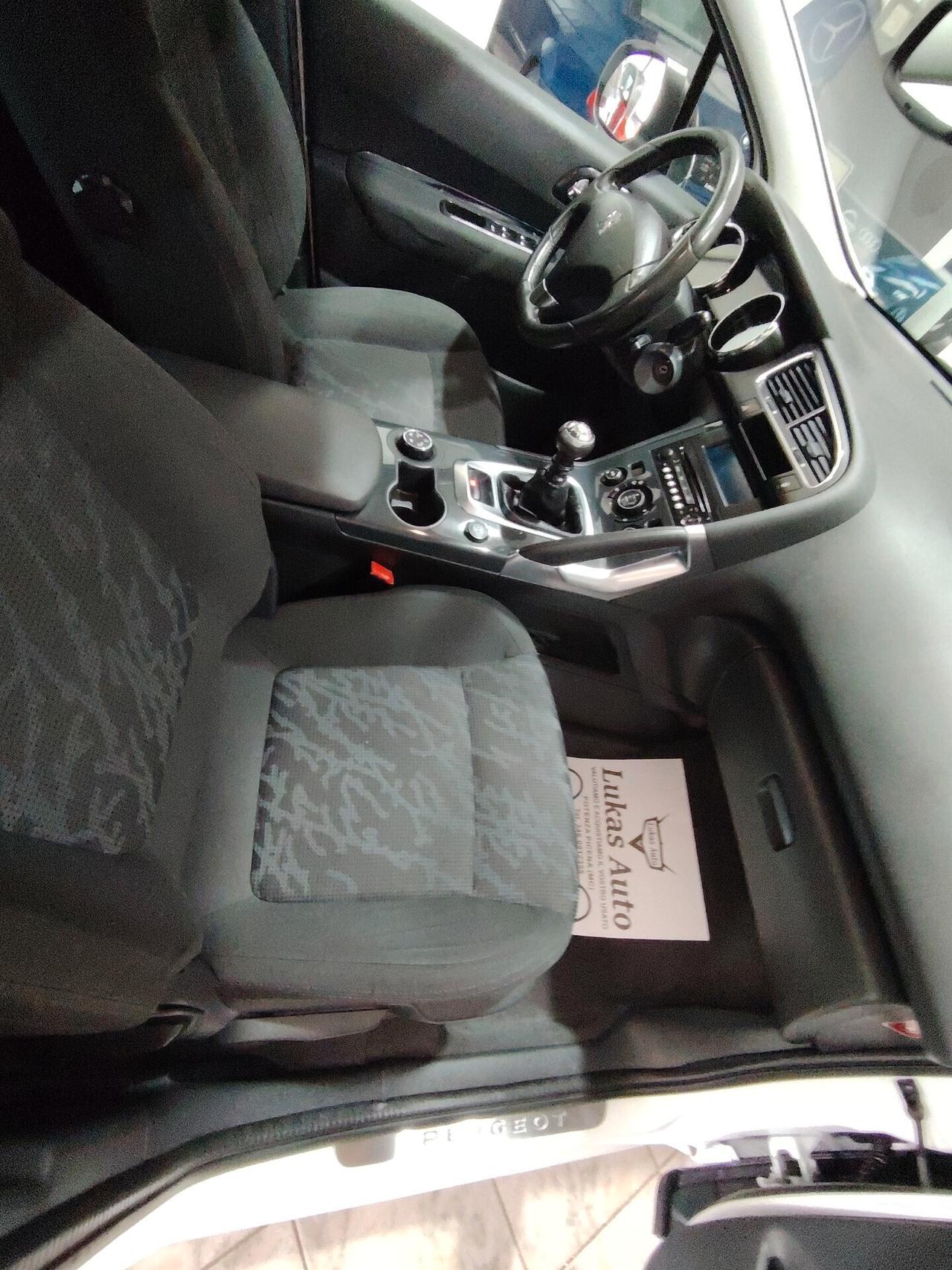 Peugeot 3008 1.6 e-HDi 115CV cambio robotizzato Stop&Start Style