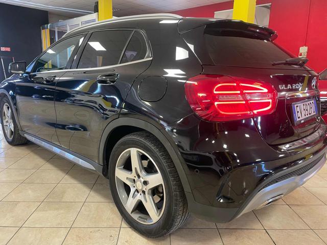 MERCEDES-BENZ GLA 200 CDI Premium*AUTOMATICA/NAVI/LED*