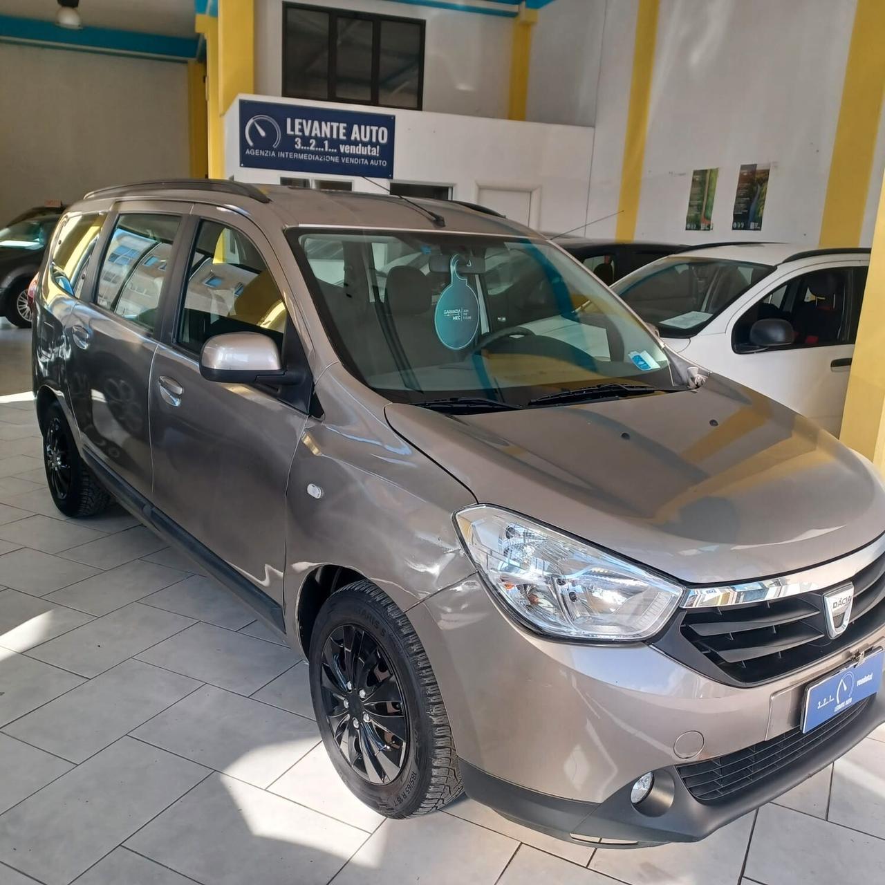 7 POSTI DACIA LODGY 1.5 DIESEL BEN CONSERVATA