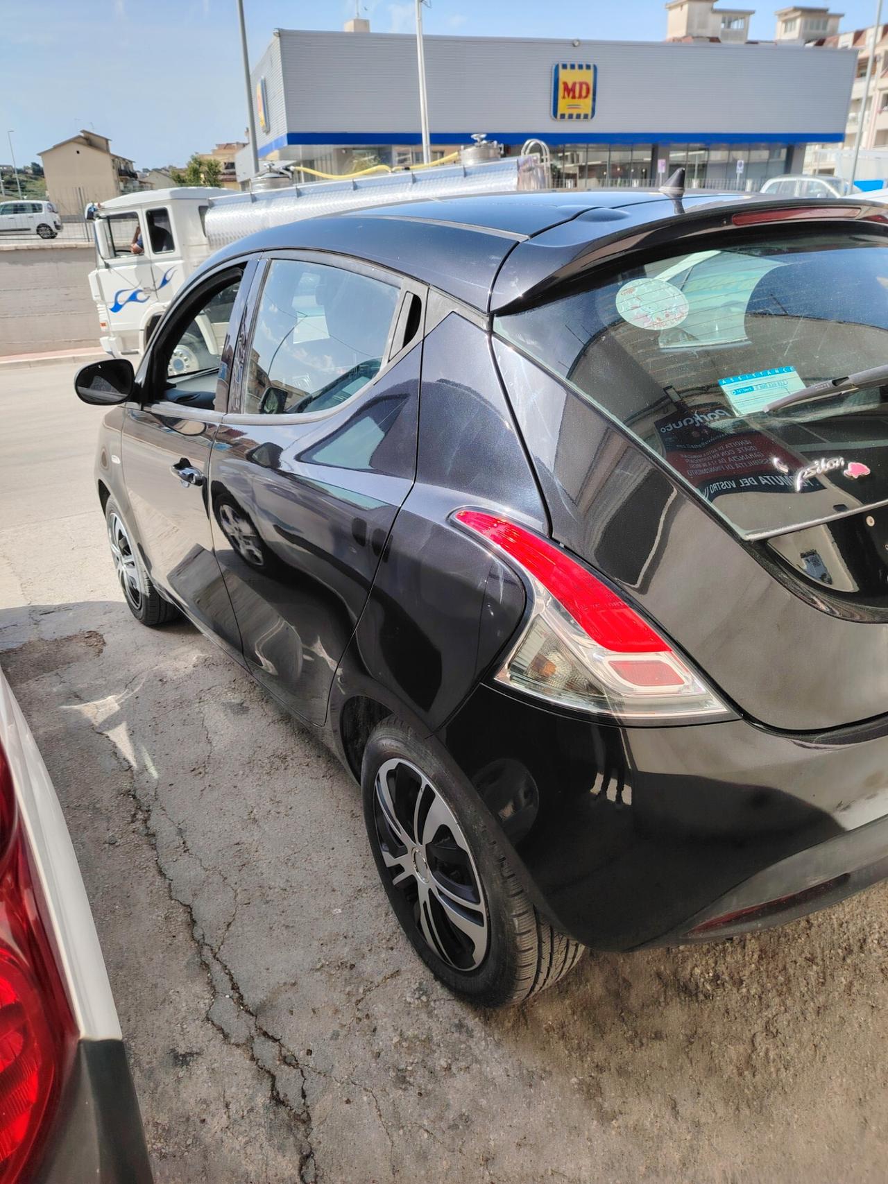 Lancia Ypsilon 1.2 69 CV 5 porte Elefantino