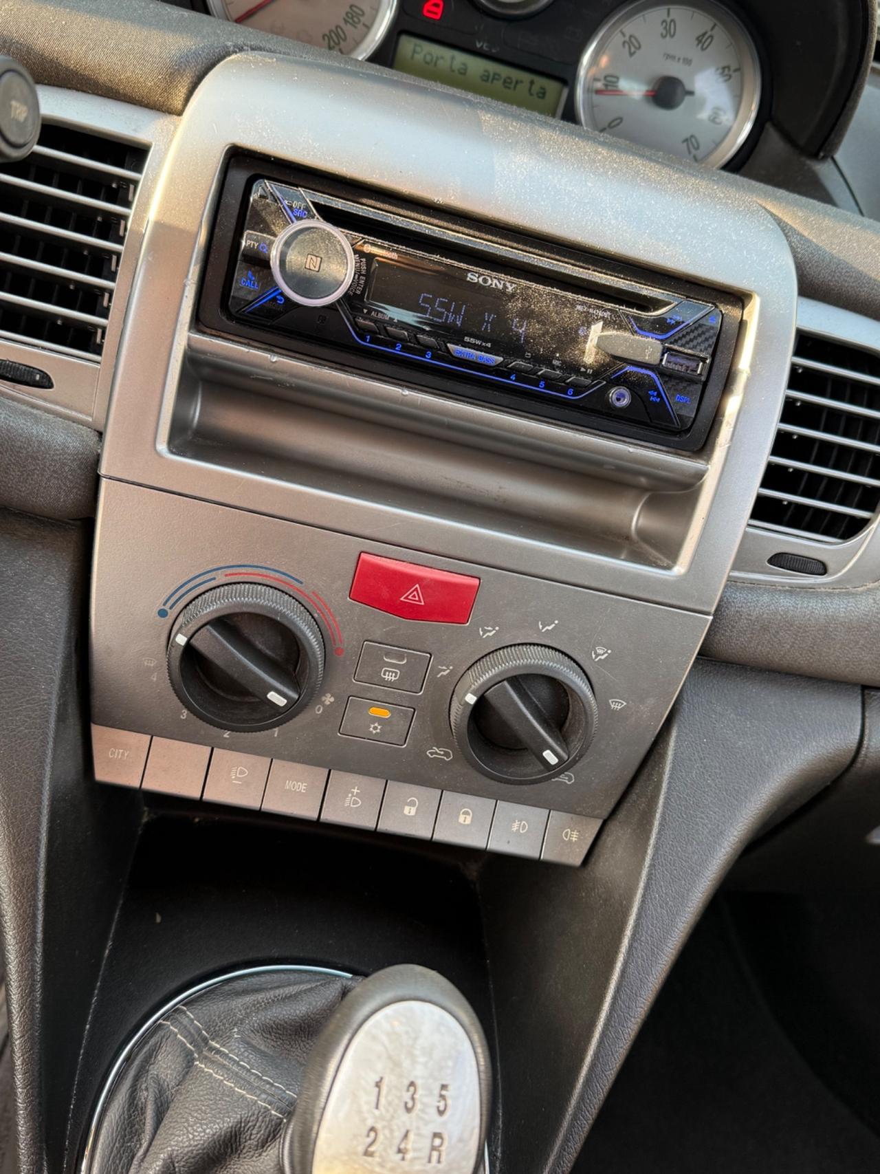 Lancia Ypsilon 1.2 Oro Bianco