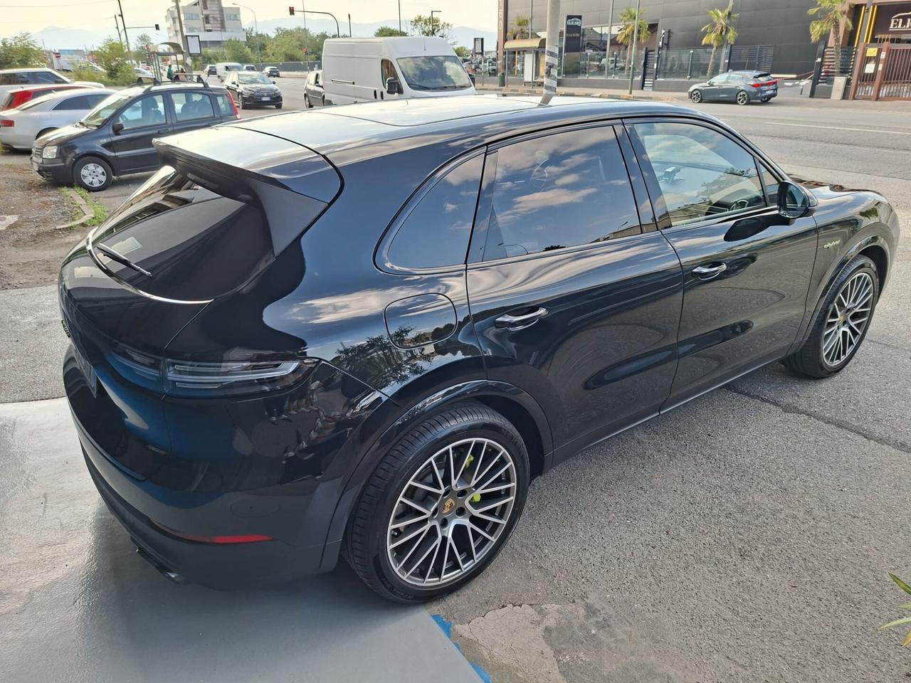 Porsche Cayenne 3.0 V6 E-Hybrid Platinum Edition