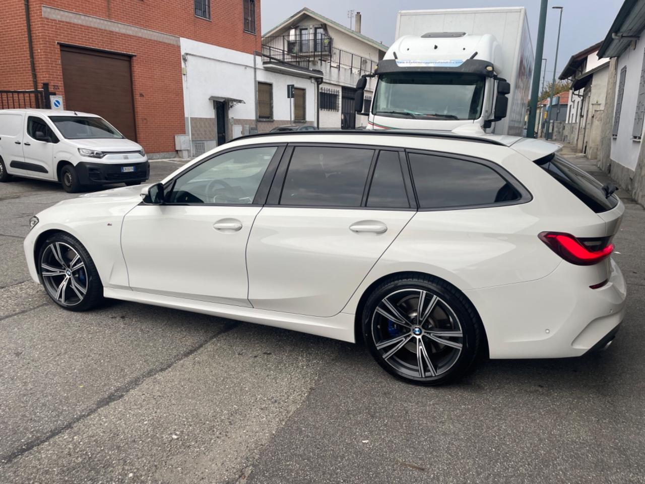 Bmw 330 330d xDrive Touring Msport IVA ESPOSTA