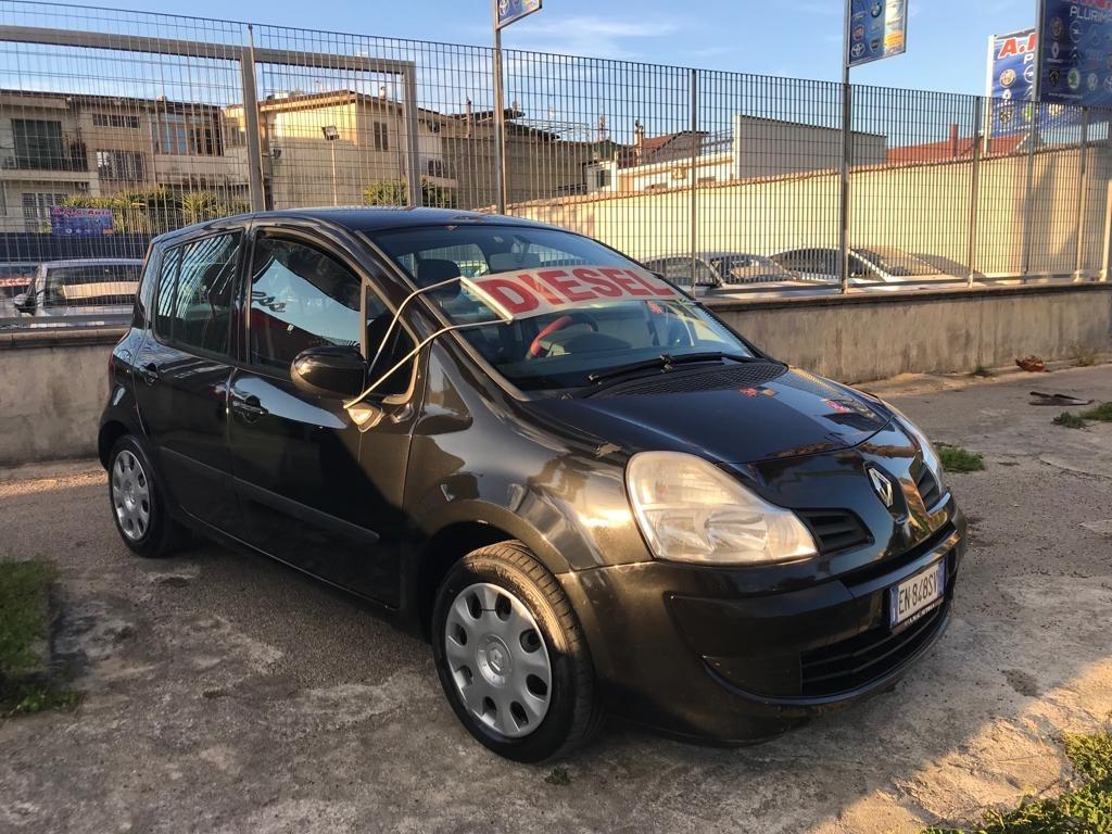 Renault Modus 1.5 dCi 75CV 55 KW Wave auto pari al nuovo