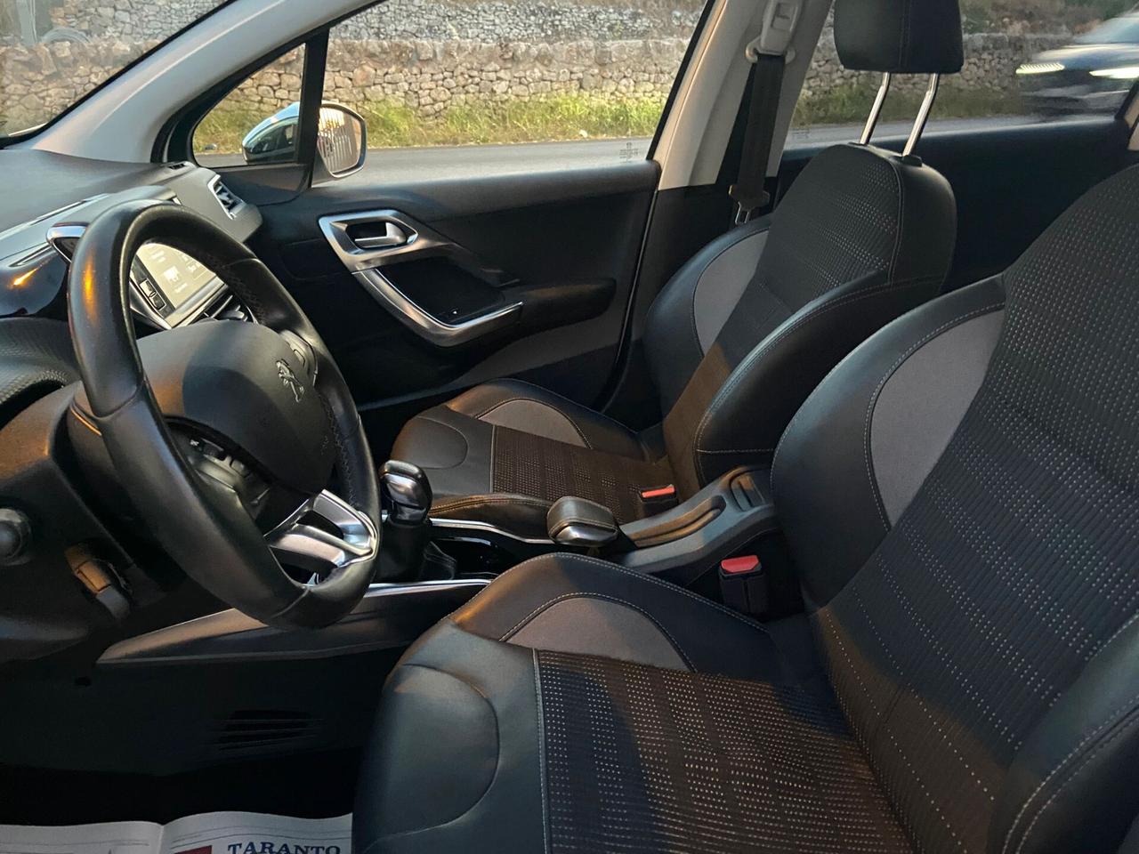 Peugeot 2008 1.6 e-HDi 115 CV Stop&Start Allure