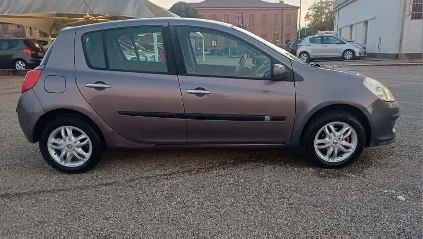 Renault Clio 1.2 16V 5 porte Le Iene