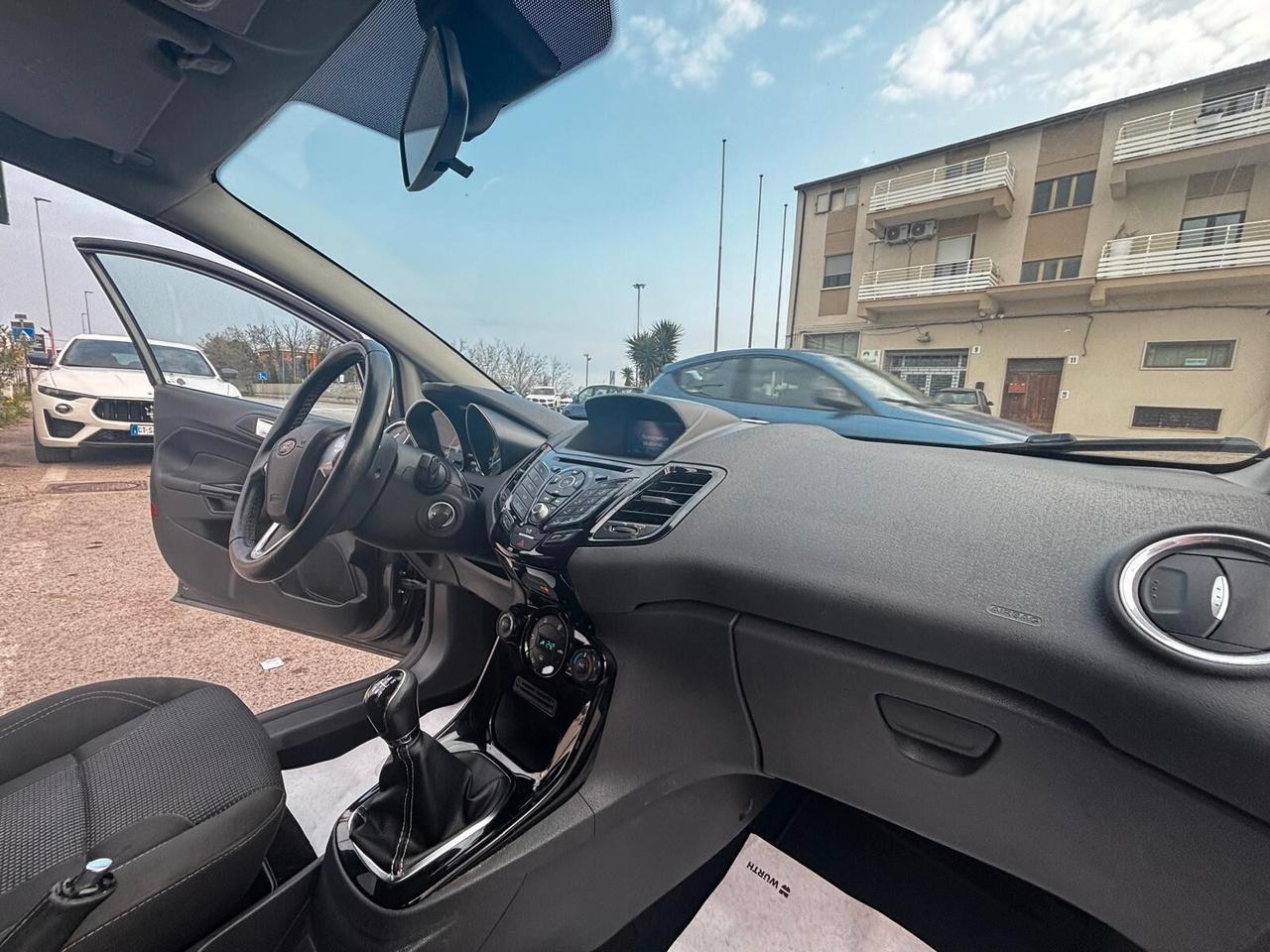 Ford Fiesta 1.5 TDCi 75CV 5 porte Titanium