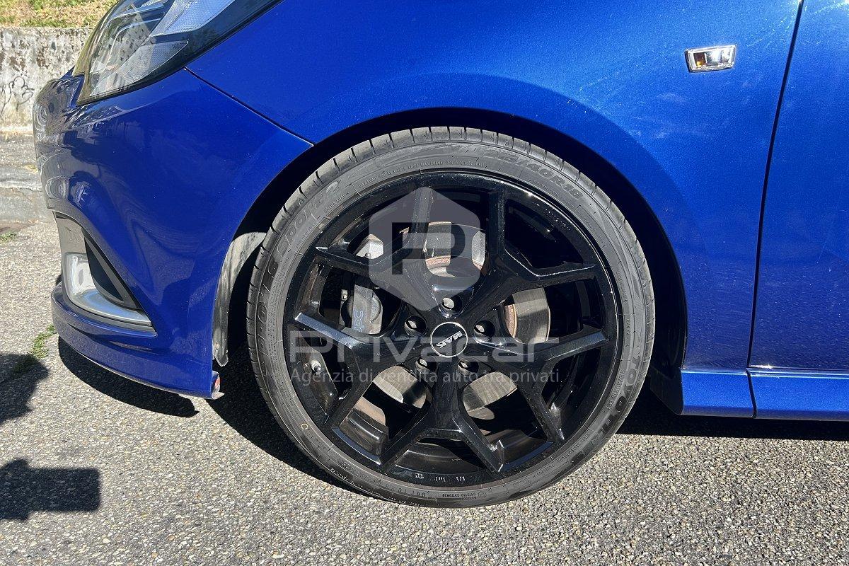 OPEL Corsa 1.6 Turbo Coupé OPC