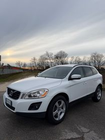 Volvo XC 60 XC60 D3 AWD Geartronic R-design