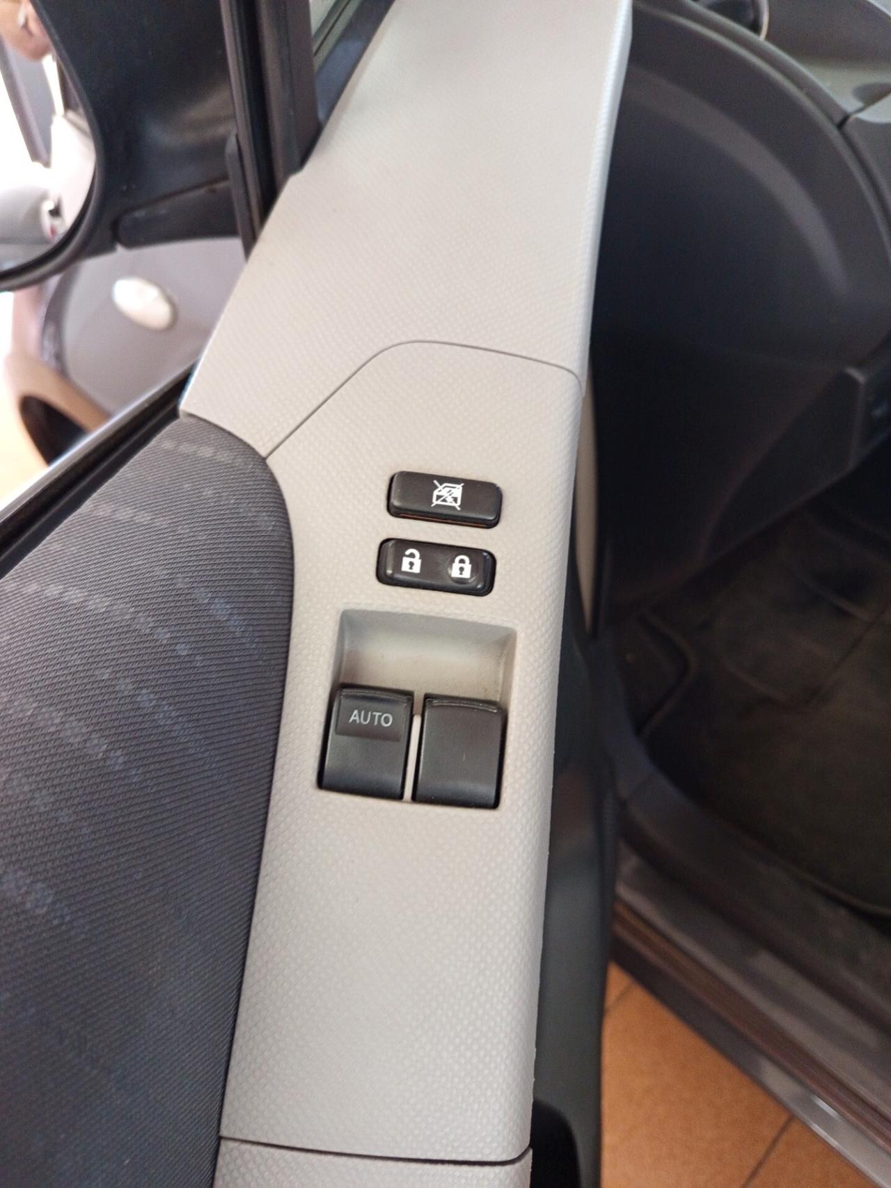 Toyota Yaris 1.3 5 porte, 124 Mila chilometri ok neopatentati