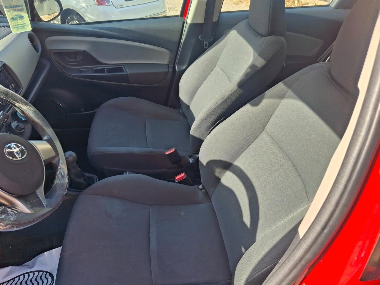 Toyota Yaris 1.0 5 porte Business neopatentati