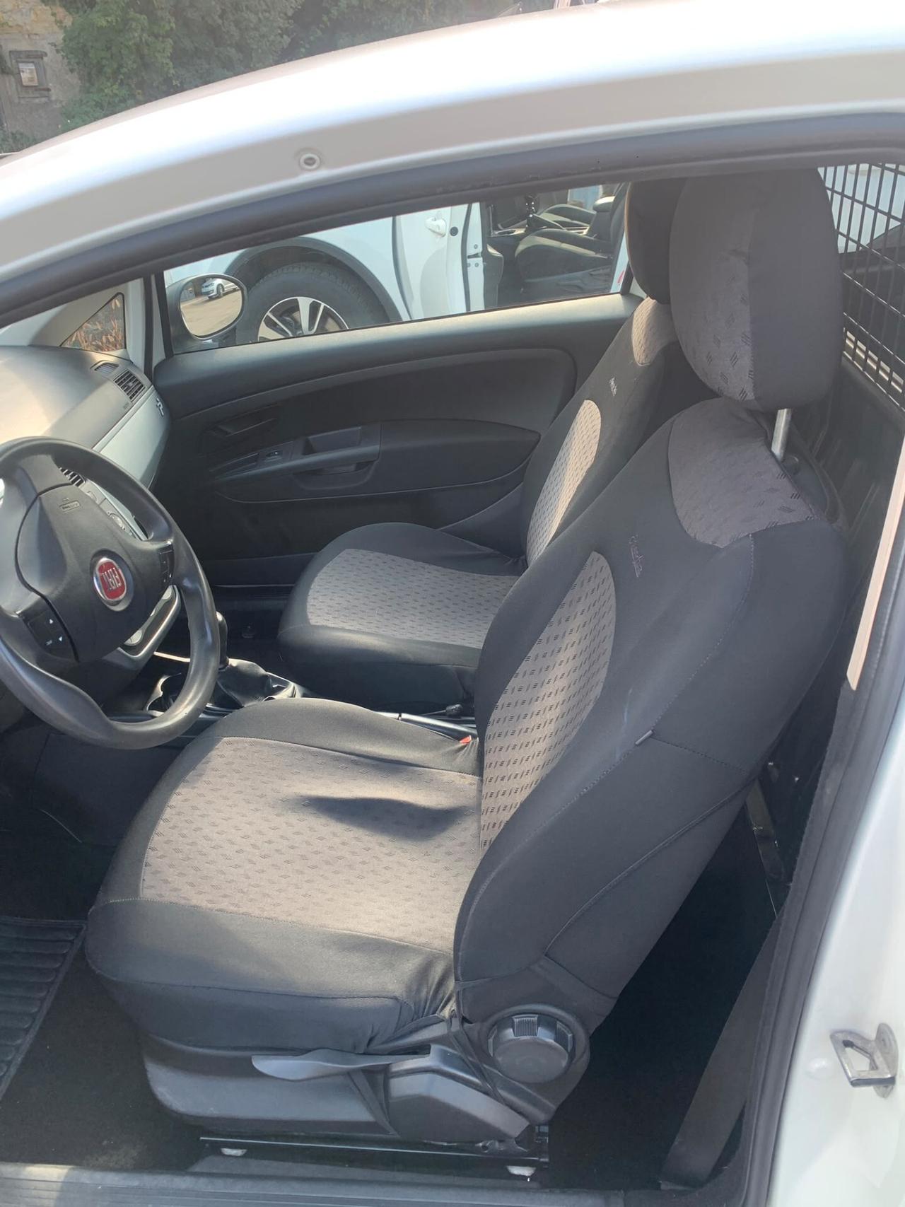 Fiat Grande Punto van tdi 1300 cc-anno 2009 200000 km-tutta tagliandata-in ordine