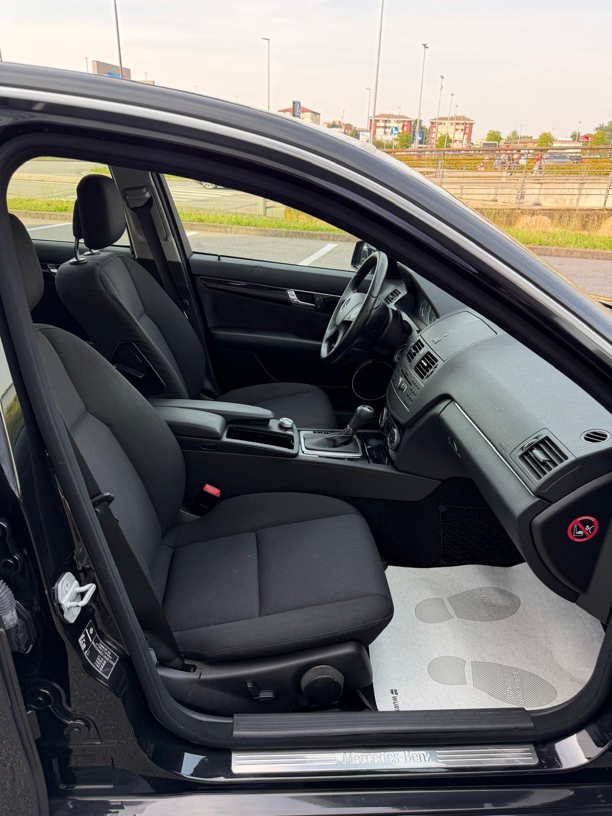 Mercedes-benz C 220 CDI BlueEFFICIENCY Avantgarde AMG