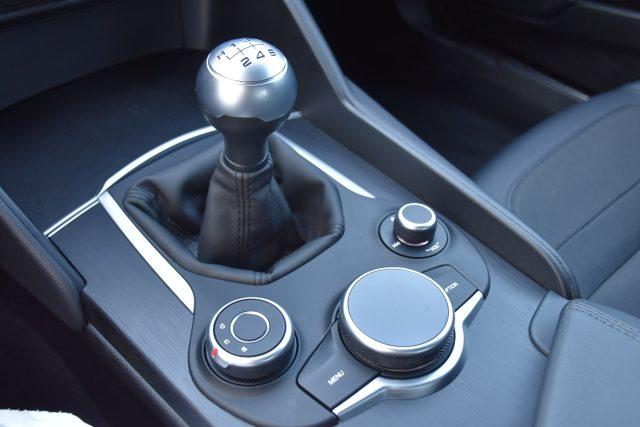 ALFA ROMEO Giulia 2.2 Turbodiesel 180 CV Super *Navigatore*