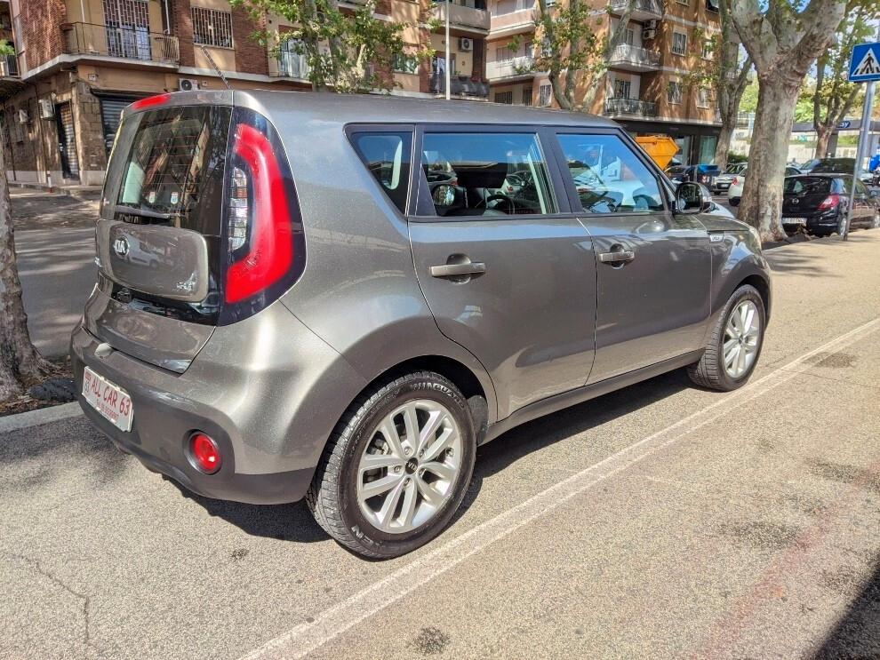 Kia Soul 1.6 CRDi UNICO PROPRIETARIO RETROCAMERA