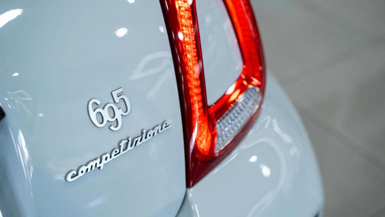 Abarth 695 1.4 TJET 180CV COMPETIZIONE CARBONIO BREMBO SABELT FULL OPTIONAL