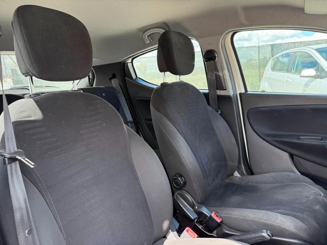 Lancia Ypsilon 1.2 69 CV 5P Gold 2015