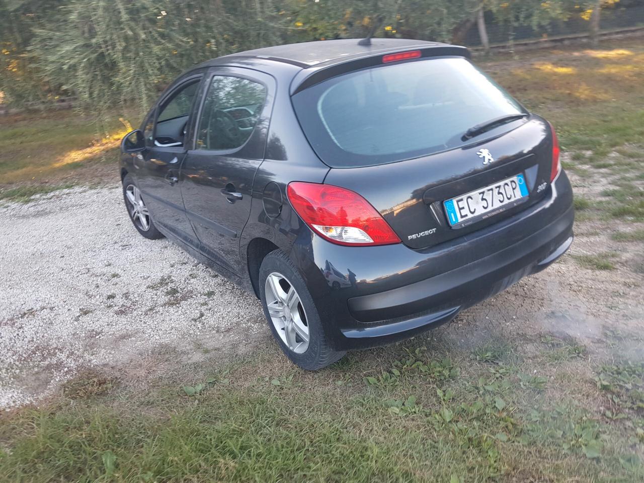 Peugeot 207 1.4 8V 75CV 5p. X Line ECO GPL