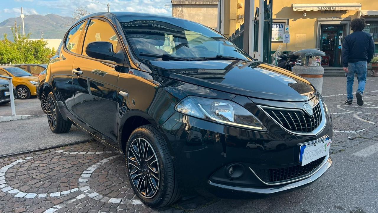 Lancia Ypsilon 1.0 FireFly 5 porte S&S Hybrid Gold
