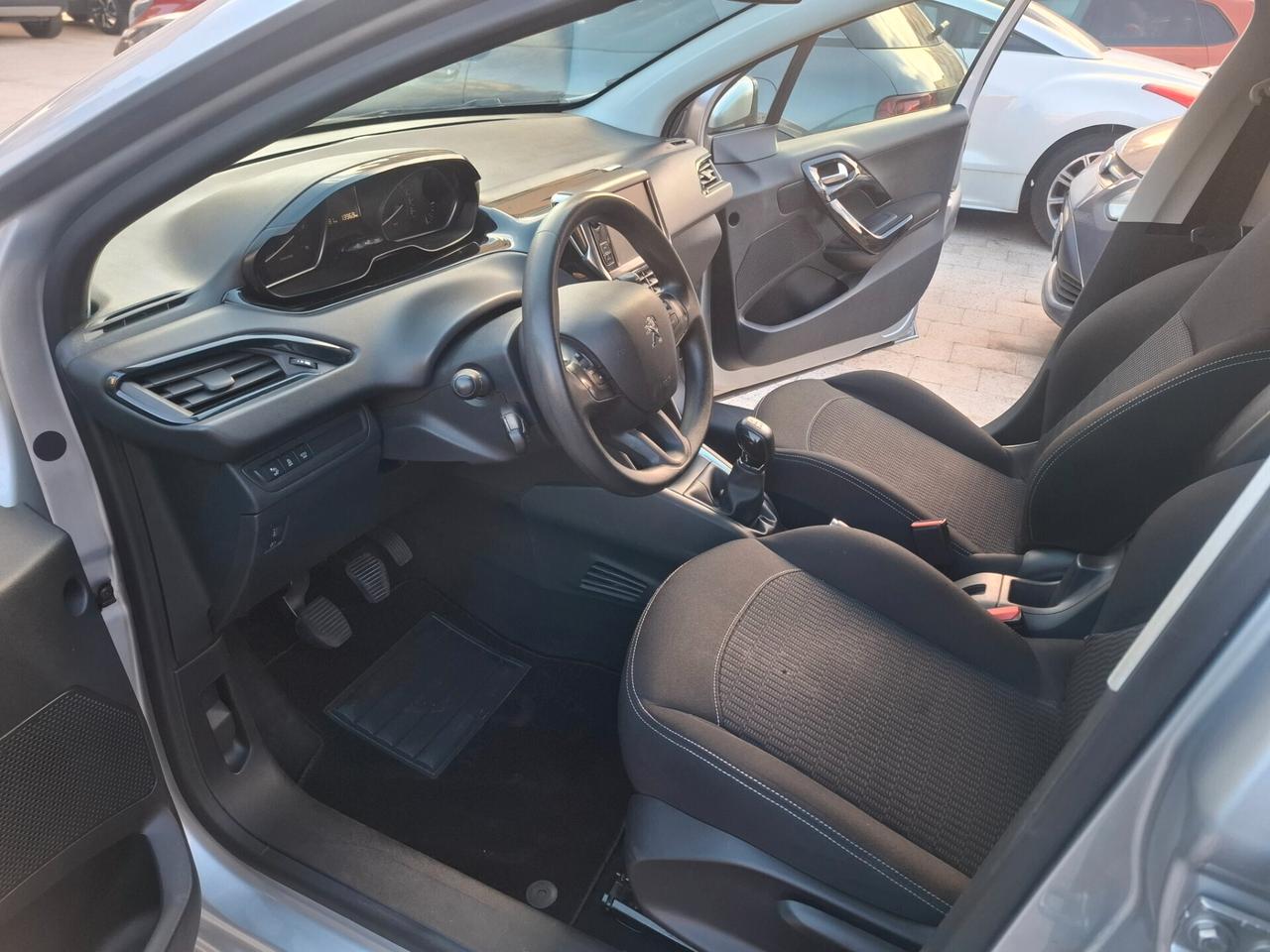 Peugeot 208 - 1.6 HDi Navi|Clima|Sensore 2017