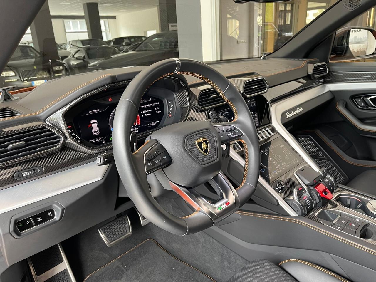 Lamborghini Urus 650cv PACCHETTO CARBONIO