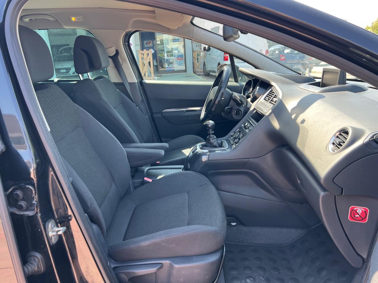 Peugeot 5008 1.6 HDi 112CV Allure