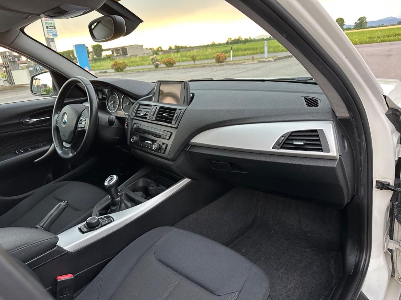 Bmw 118 118d 5p. Urban