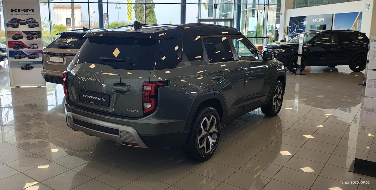 Kgm Torres Full Hybrid 204 CV Style