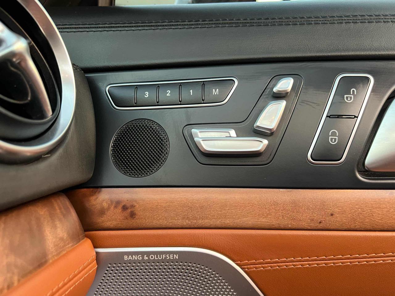 Mercedes-Benz SL 63 AMG Roadster V8