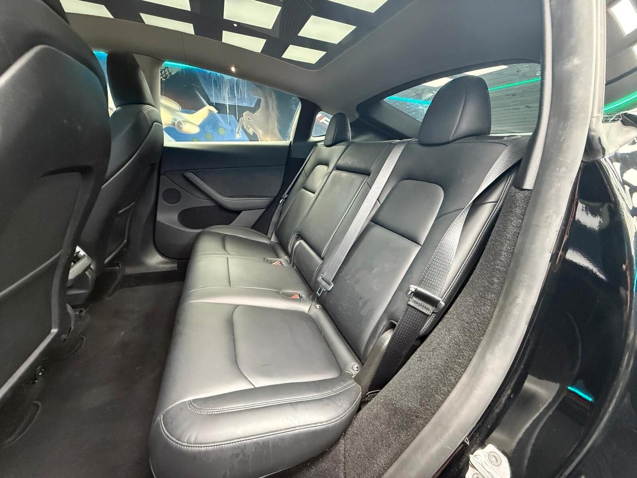 Tesla Model Y Long Range AWD (629)