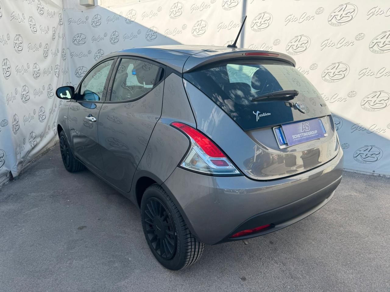 Lancia Ypsilon 1.0 FireFly 70cv Hybrid Silver