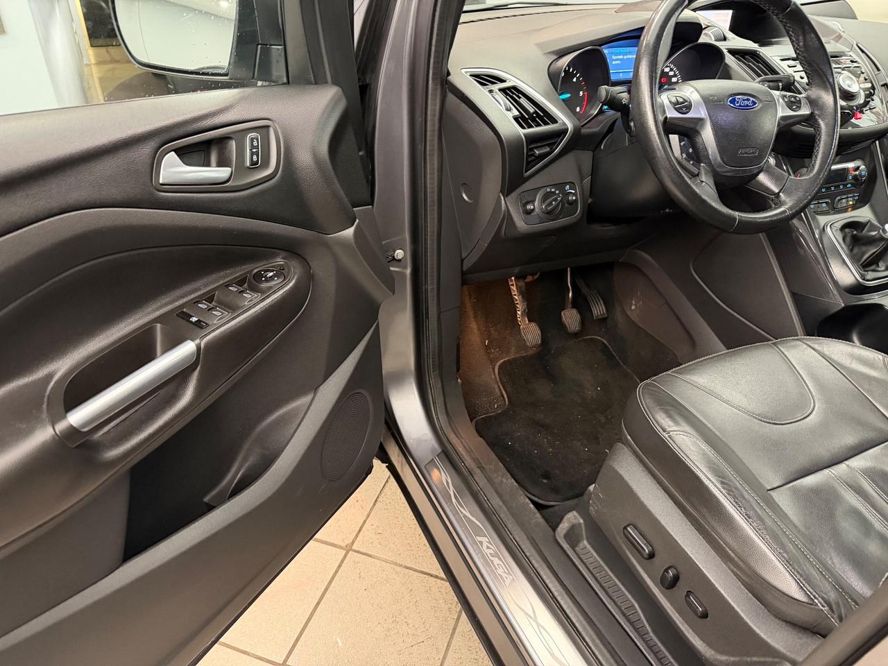 Kuga 2.0 TDCI 140 CV 4WD Titanium