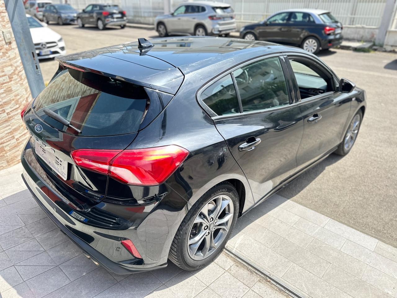 Ford Focus 1.5 120 CV ST-Line-2021 LED/18"/NAVI