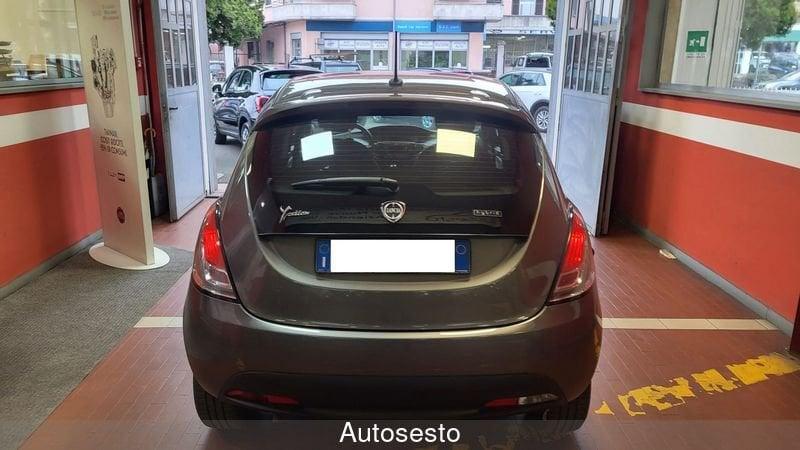 Lancia Ypsilon 1.0 FireFly 5 porte S&S Hybrid Silver