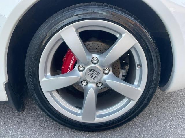 Porsche Cayman 2.7