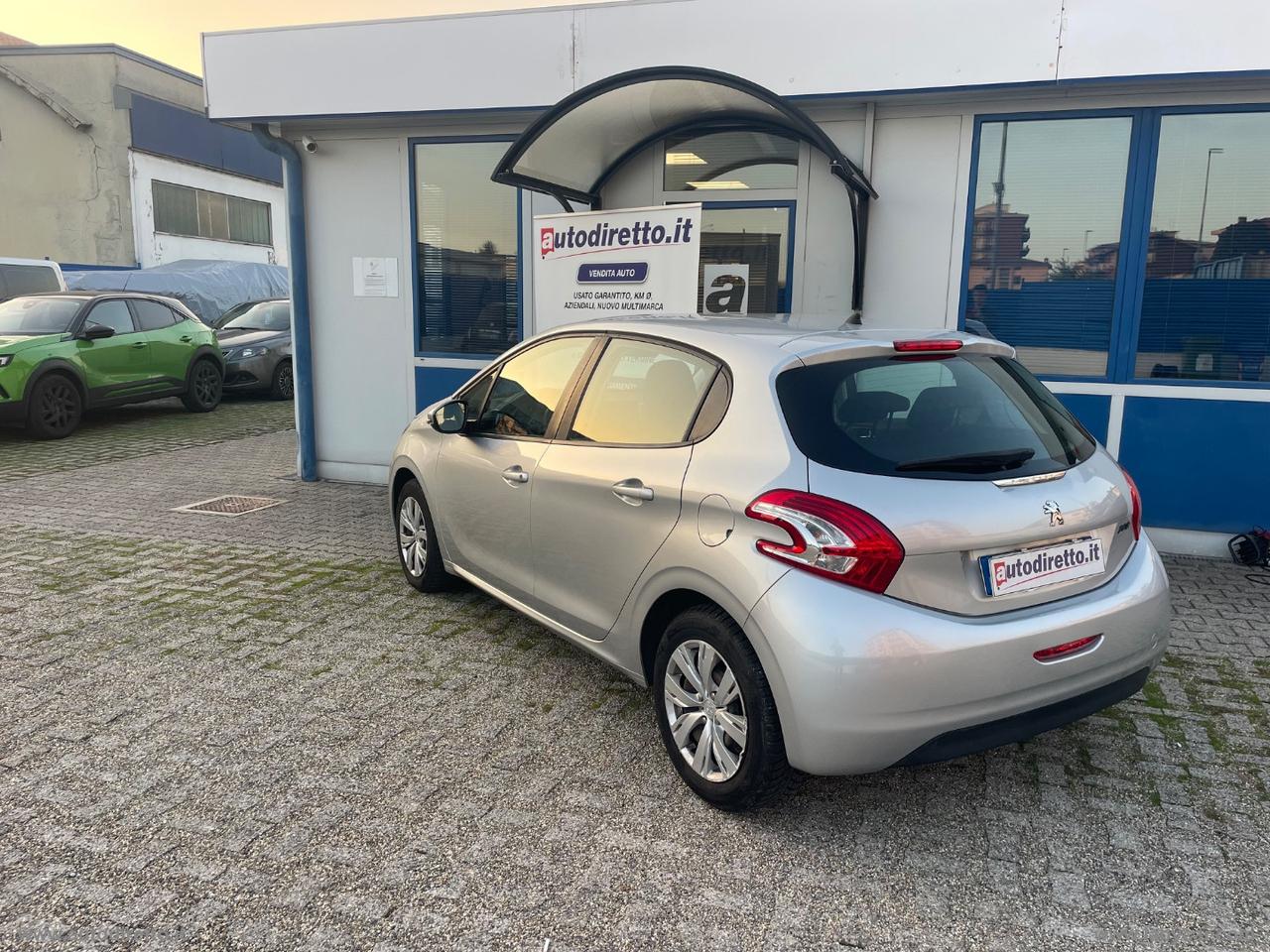 PEUGEOT 208 1.4 HDi 68 CV 5p. Allure