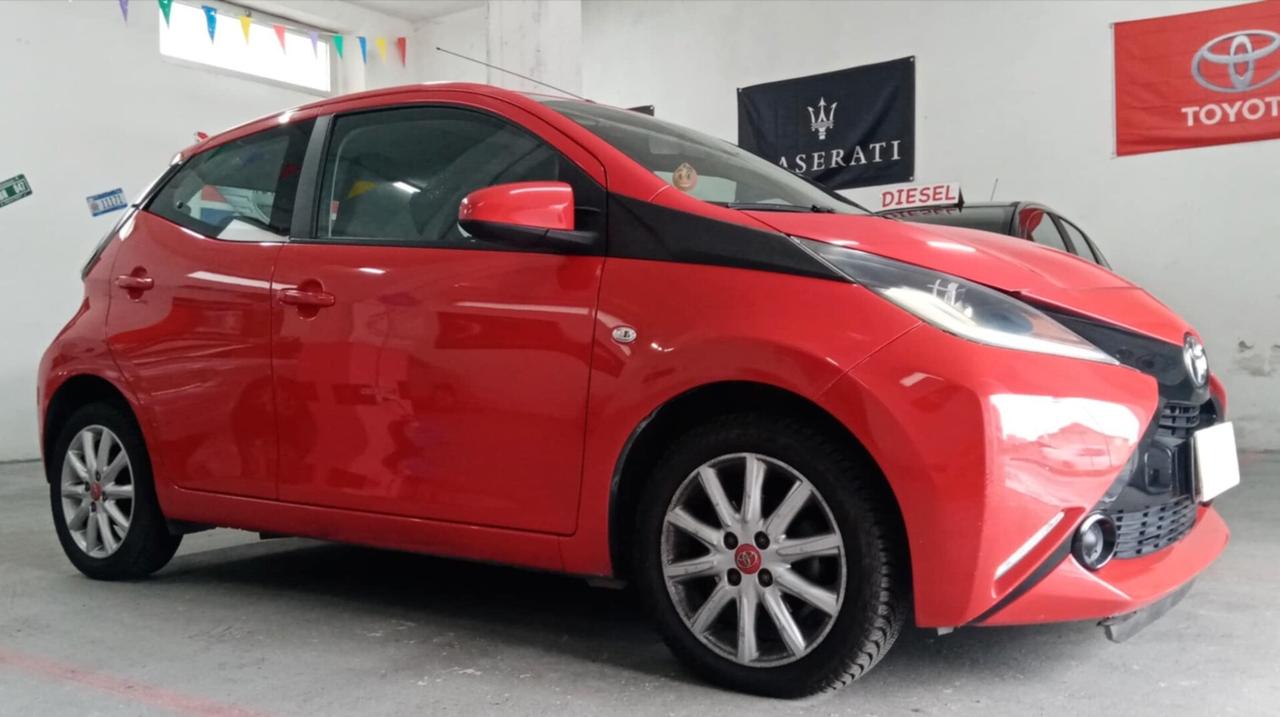 Toyota Aygo 1.0 VVT-i 69 CV 5 porte x-cite