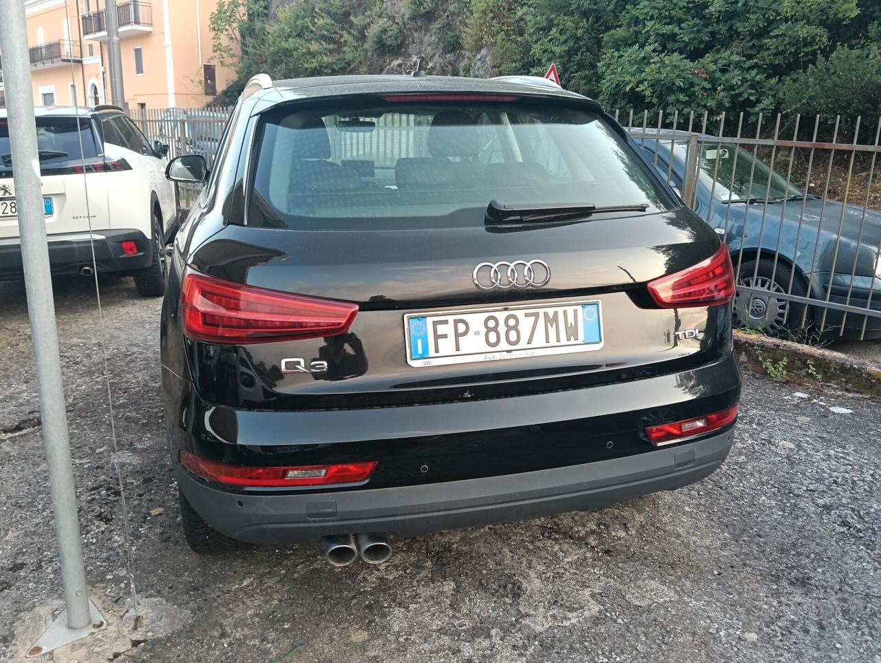 Audi Q3 2.0 TDI 120 CV Business