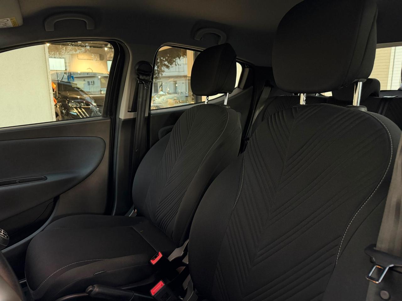 Lancia Ypsilon 1.0 FireFly 5 porte S&S Hybrid Gold Plus