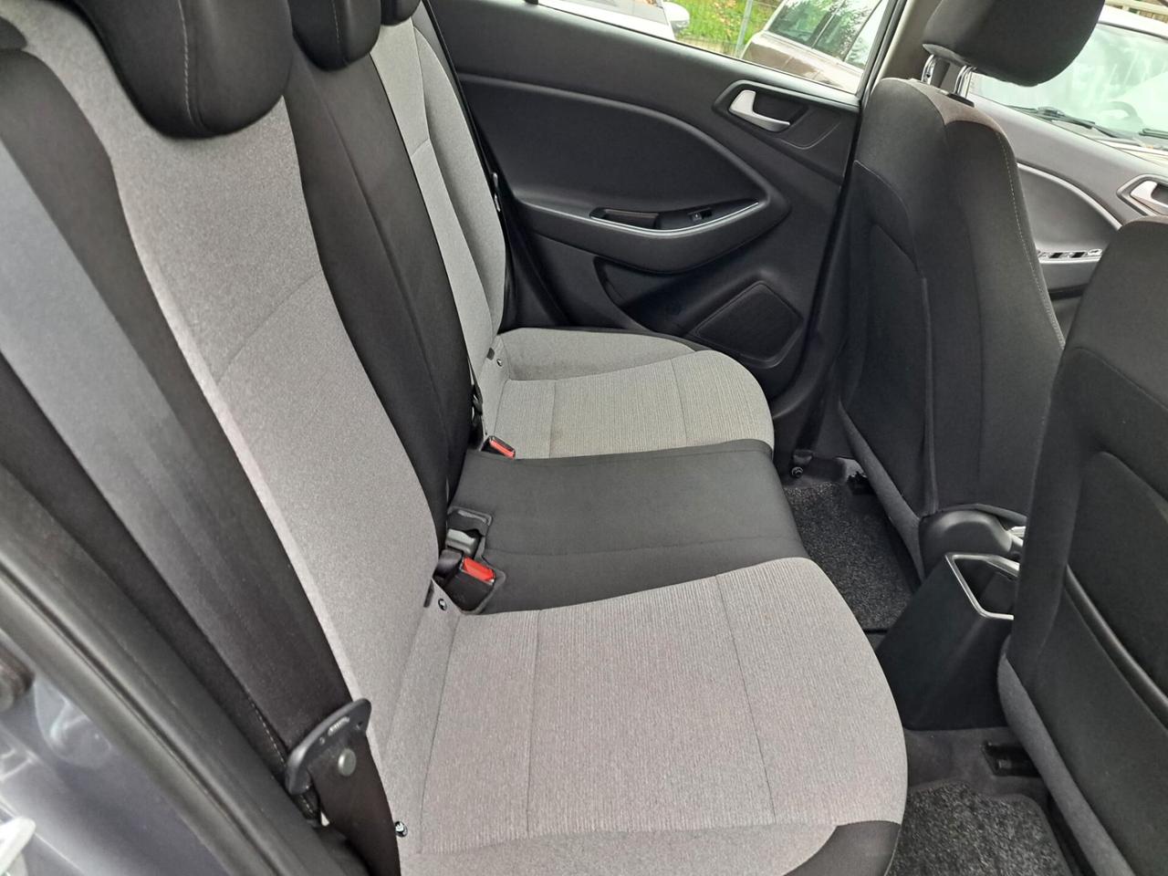 Hyundai i20 1.1 CRDi 12V 5 porte Comfort-NEOPATENTATI EURO 6