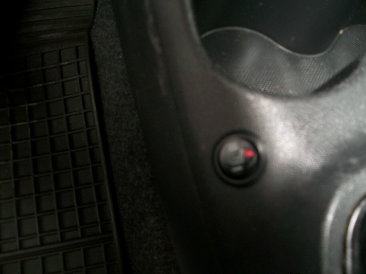 Toyota Aygo 1.0 12V VVT-i 5 porte Lounge CC 998 BENZINA IMMAT 30/06/2012 05 PORTE SI NUOVI PATENTATTI GARANZIA UN ANNO