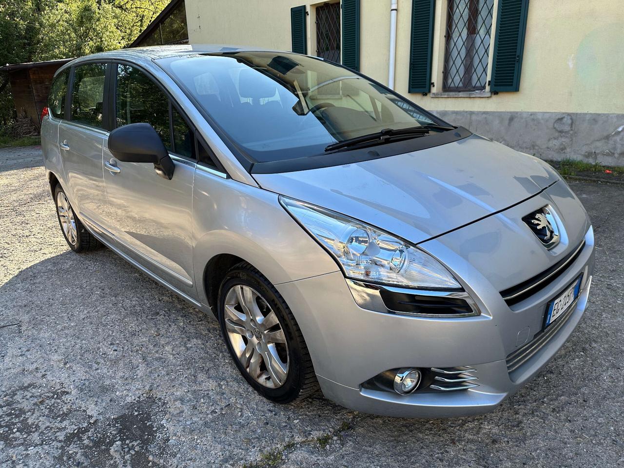 Peugeot 5008 1.6 HDi 112CV Féline