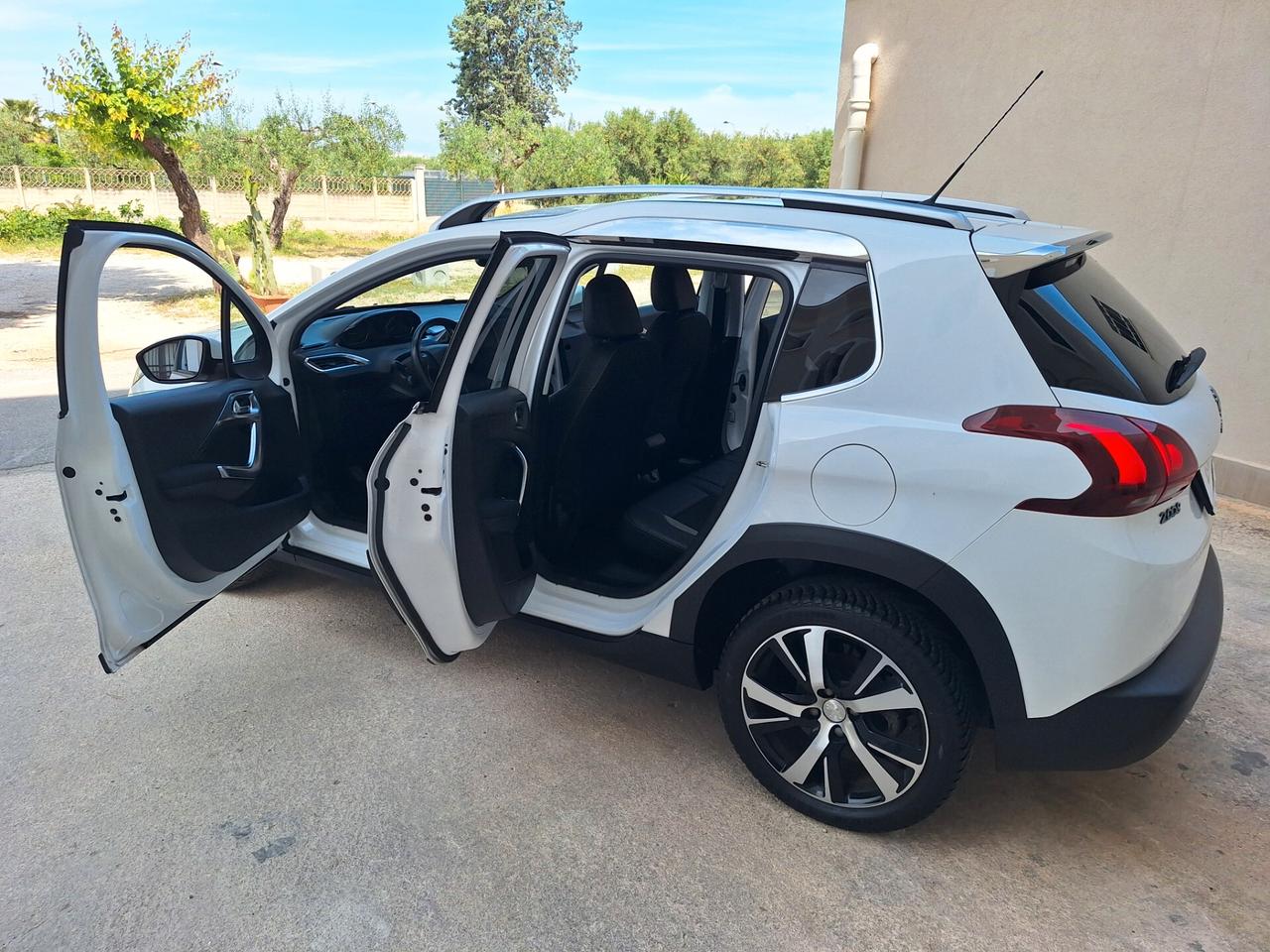 Peugeot 2008 1.6 HDi 100 cv Allure PERFETTA 2017