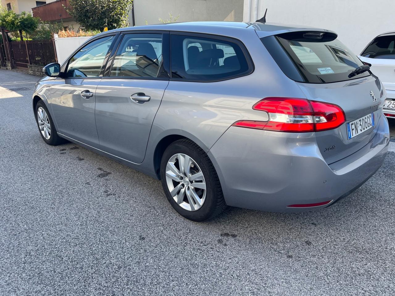 Peugeot 308 BlueHDi 130 S&S EAT8 SW Allure